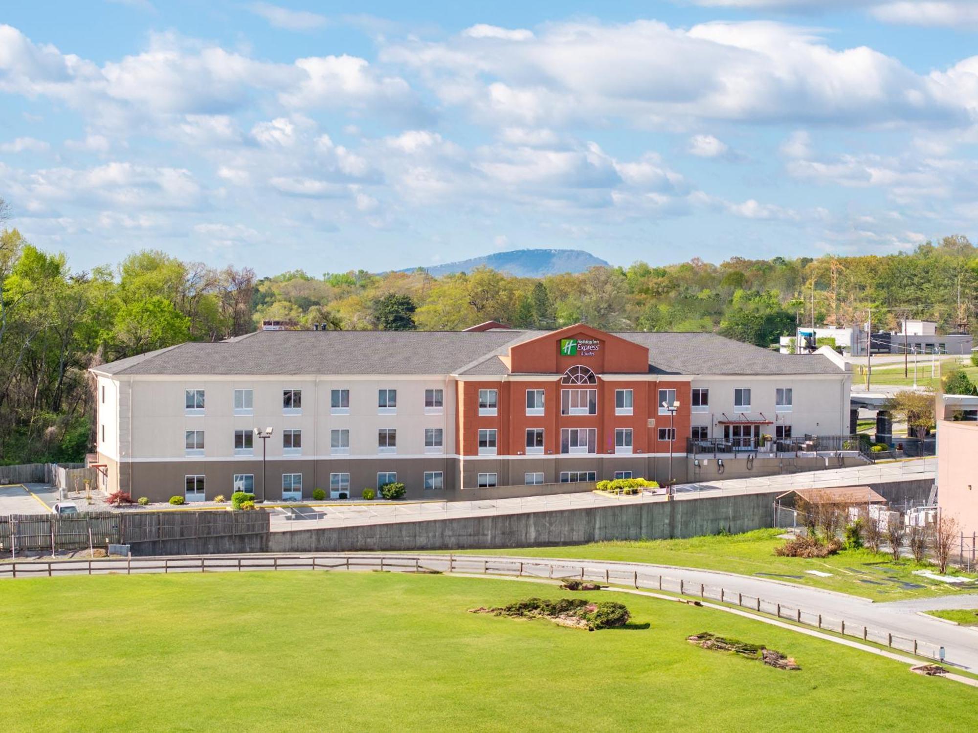 Holiday Inn Express & Suites Chattanooga-Hixson By Ihg Exterior photo